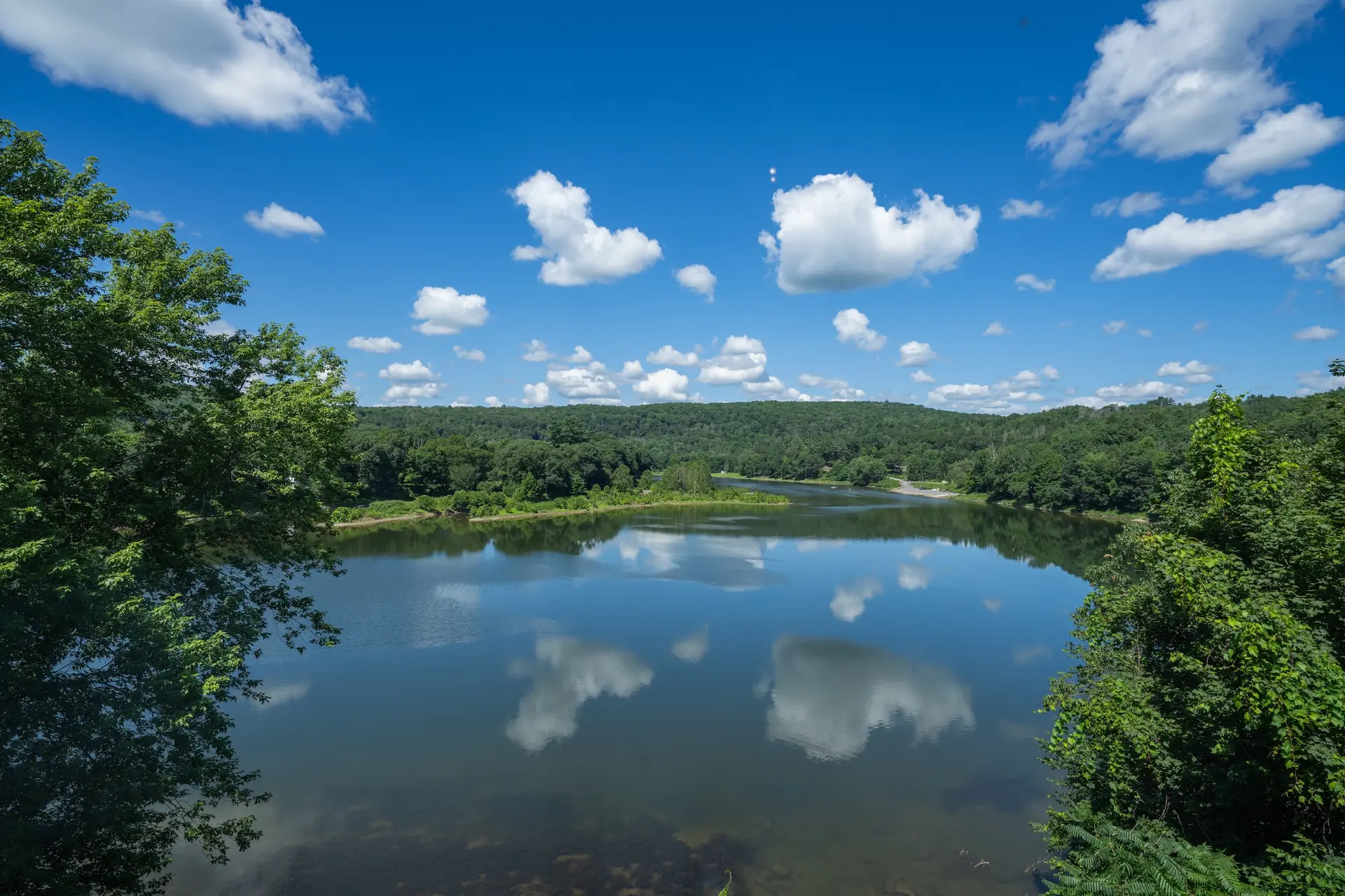 Delaware River view in Narrowsburg NY near the River Penthouse Airbnb